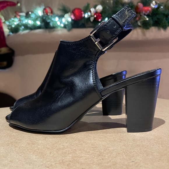 Ralph Lauren Leather Sling Back Sandals - Picture 3 of 7